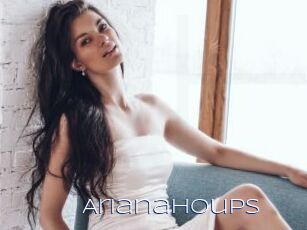 ArianaHoups