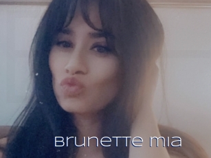 Brunette_mia