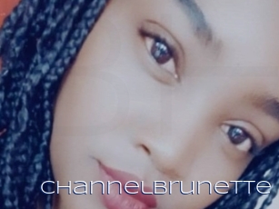 Channelbrunette