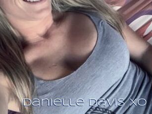 Danielle_Davis_XO