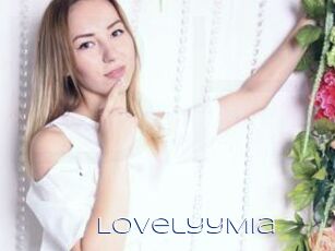 LovelyyMia