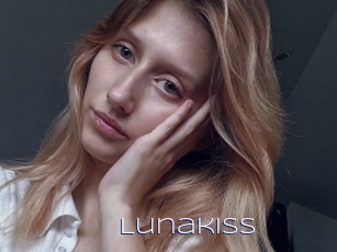 Lunakiss