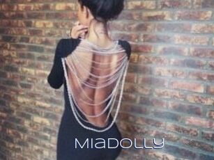 Mia_Dolly