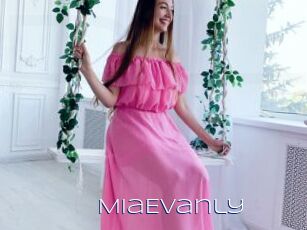 MiaEvanly