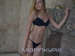 MiaPinkyPie