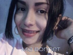 Mia_Bonnet