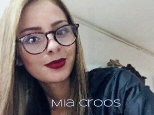 Mia_Croos