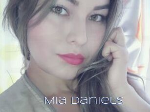 Mia_Daniels