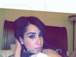 Mia_Evelyn