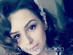Mia_Hot_Moon