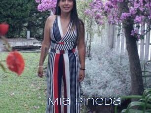 Mia_Pineda