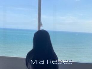 Mia_Reyes