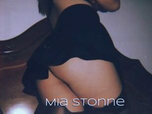 Mia_Stonne