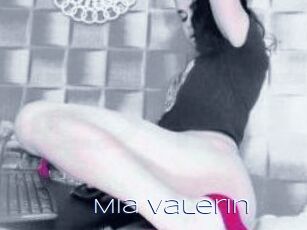 Mia_Valerin