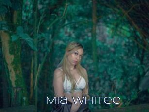 Mia_Whitee