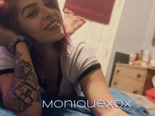 MoniqueXox