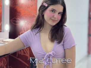 Mia_cutee