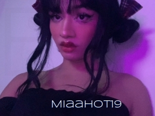 Miaahot19