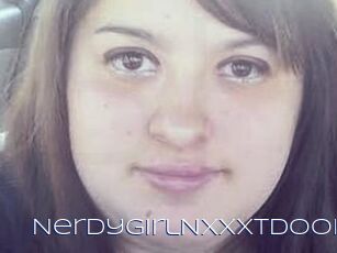 NerdyGirlNxxxtDoor