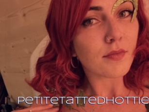 Petitetattedhottie