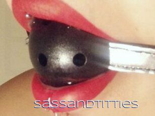 Sassandtitties