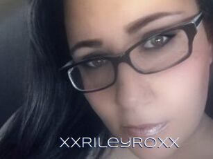 XxRileyRoxX Blue Hot